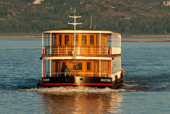 LUXURY CRUISE: Kalay Pandaw